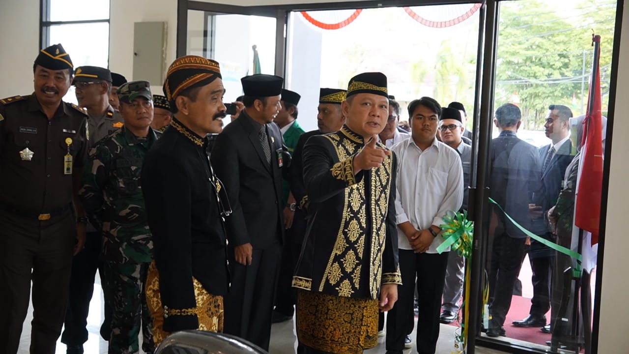 Bupati Paser Meresmikan Gedung Pelayanan Haji dan Umroh