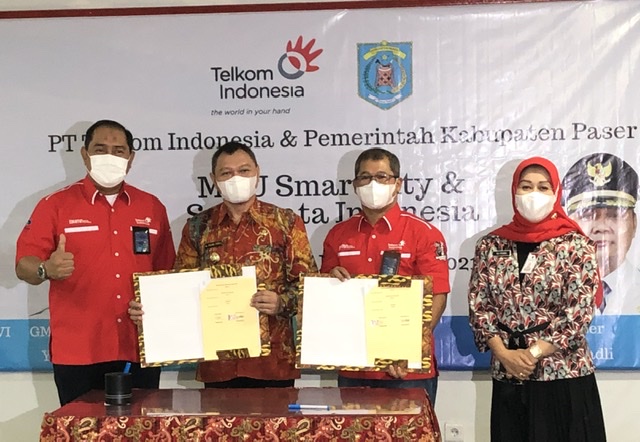 Tandatangani MoU Kerjasama, Bupati Fahmi  Berharap Telkom Mampu Menjawab Tantangan Pengembangan Smart City Di Paser