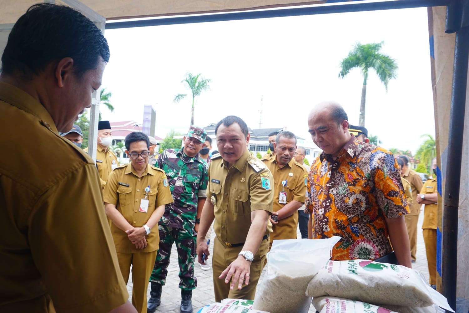 Bupati: Banyak Manfaat Dipetik Dalam Kegiatan Pasar Murah