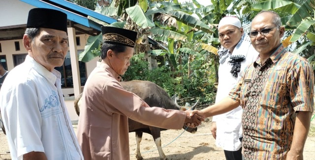 Semua Kecamatan Mendapatkan Sapi dari Pemkab