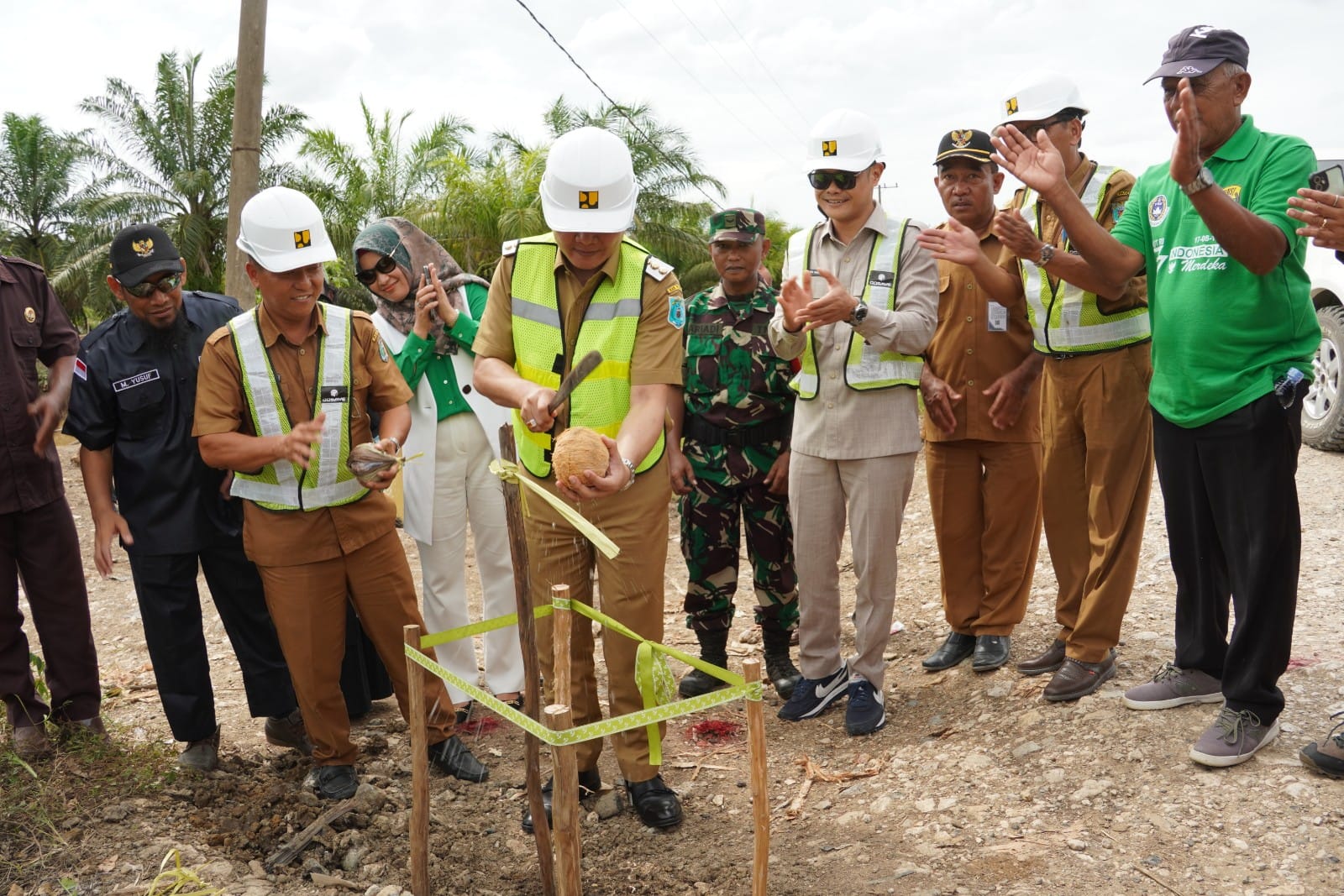 Pemancangan Tiang Pertama Jembatan Sungai Lemo-Lemo