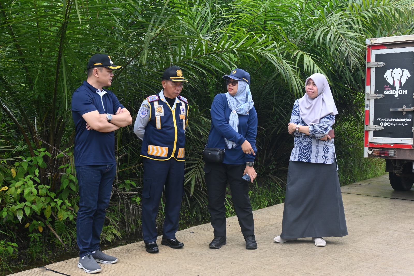 Bupati Tinjau Ruas Jalan Laburan – Lori Yang Sudah Dikerjakan