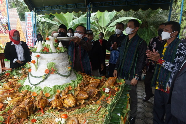 Berlangsung Meriah, Asisten Pemkes & Ketua DPRD Hadiri Hut ke-34 Bukit Seloka