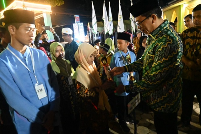 Tak Kalah Kabupaten, Bupati   Apresiasi MTQ Tingkat Kecamatan Muara Komam