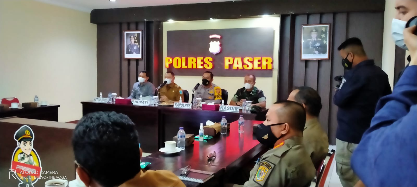 BUPATI PASER MENYAPA WARGA YANG MELAKSANAKAN ISOLASI MANDIRI MELALUI ZOOM MEETING. (DIALOG INTERAKTIF FORKORPIMDA)