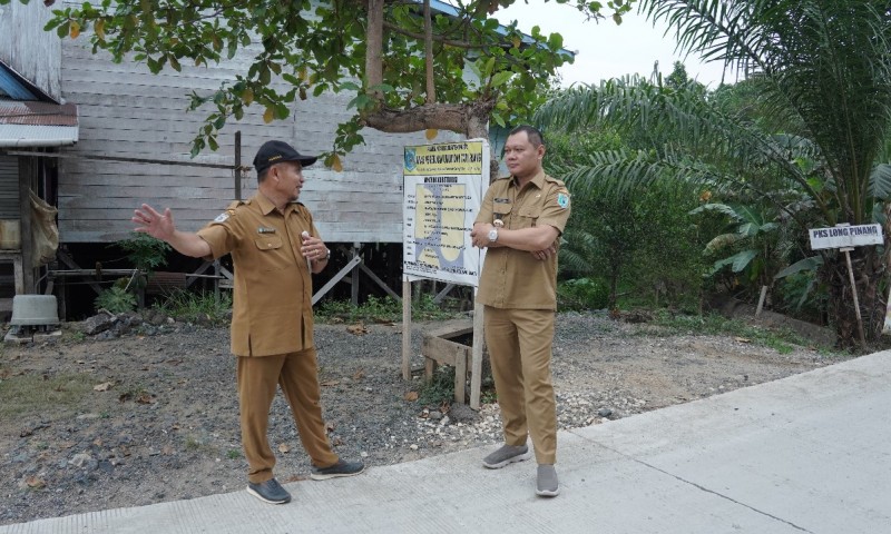 Bupati Kunjungi Jalan Sangkuriman sampai Lolo