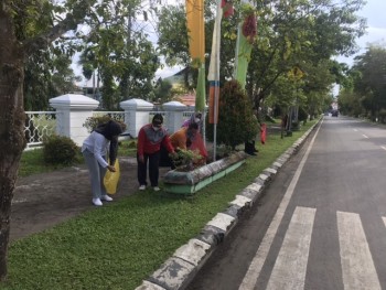 Bupati Fahmi Gaungkan Jumat  Bersih Gotong Royong ASN 