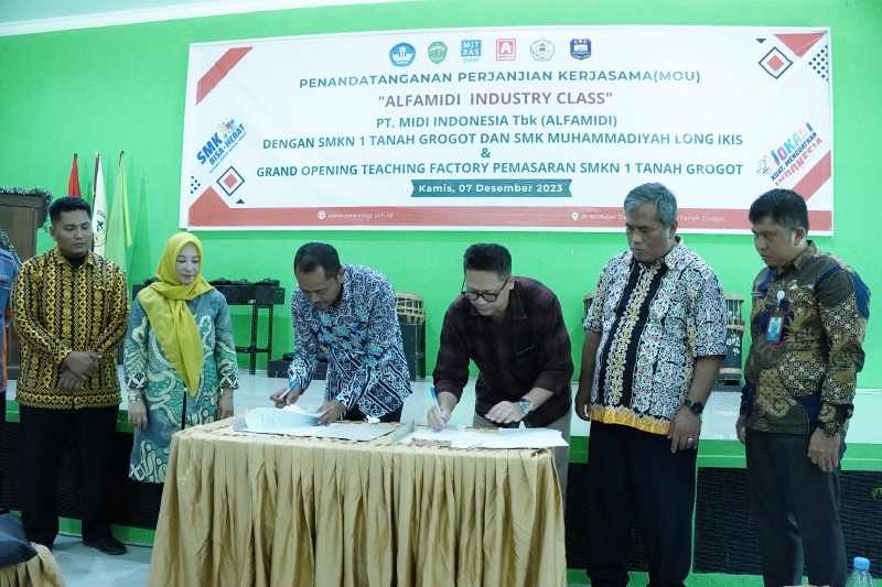 Persiapkan Lulusan Siap Kerja SMKN 1 Lakukan MoU dengan PT Midi Indonesia 