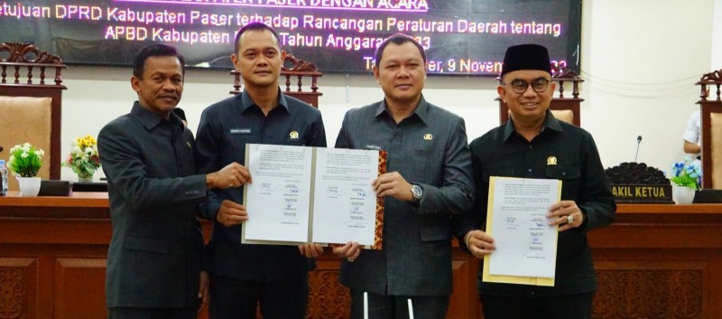 Bupati & Pimpinan DPRD Tandatangani Persetujuan  APBD 2023 