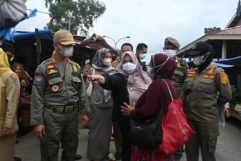 Mendadak Kunjungi Pasar Panyembolum, Wabup Dihadag Pedagang yang Akan Direlokasi