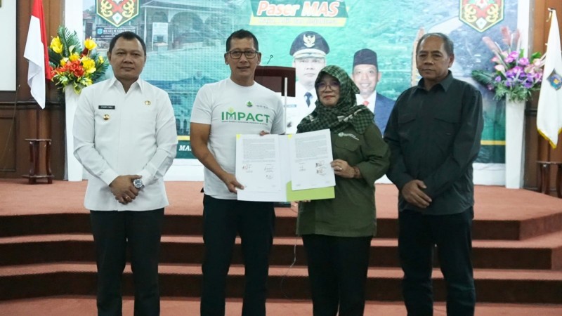 Pemkab Paser Menyambut Baik dan Memberikan Dukungan Penuh, Bupati Hadiri Penandatanganan Kerjasama Badan Restorasi Gambut dan Mangrove dengan PT Indika Energy tbk