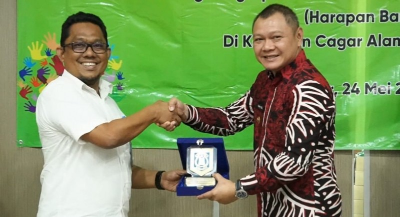 Bupati Paser Beri Kabar Bahagia Bagi Warga Desa Harapan Baru