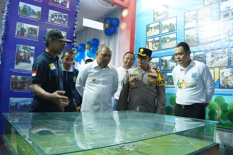 Bupati Tinjau stand Pameran Pembangunan dan Expo 