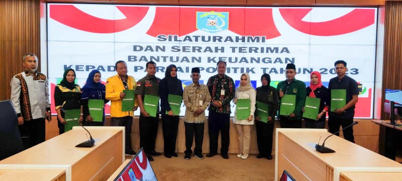 Staf Ahli Pemerintahan Hukum Dan Politik Hadiri Silaturahmi Dan Serah Terima Berita Acara Bantuan Keuangan Partai Politik Tahun 2023