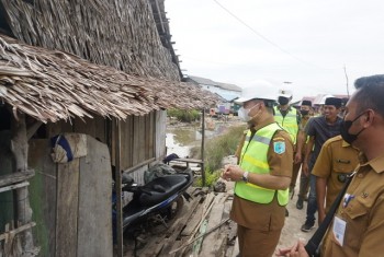 Liar Rumah Gubuk, Bupati Langsung Perintahkan Untuk Dibangunkan