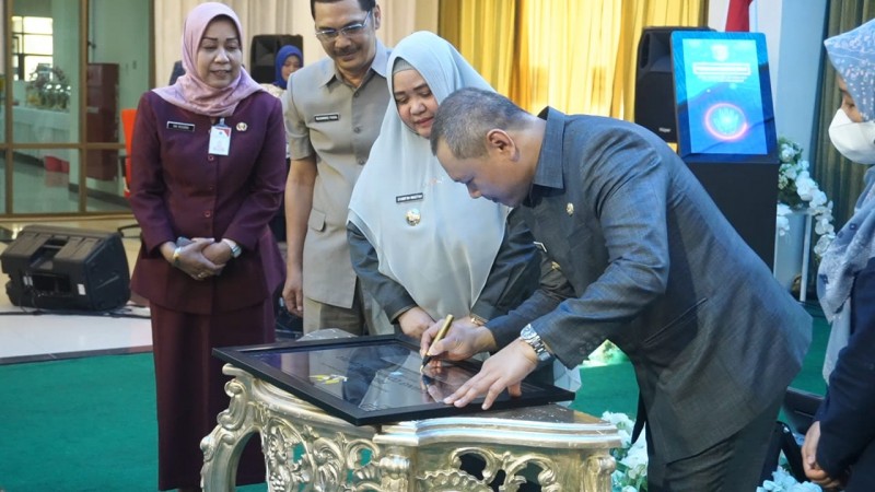 Bupati  Launching Command Center dan Aplikasi Unggulan