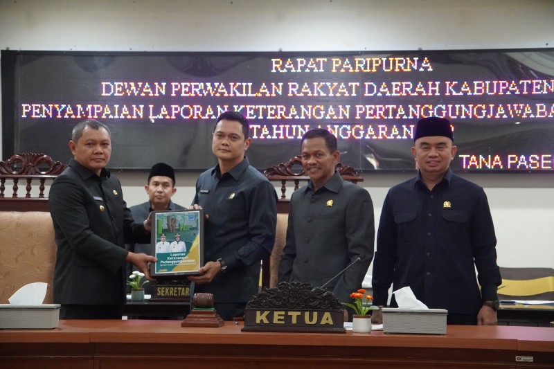 Bupati Paser Sampaikan LKPj Tahun Anggaran 2022