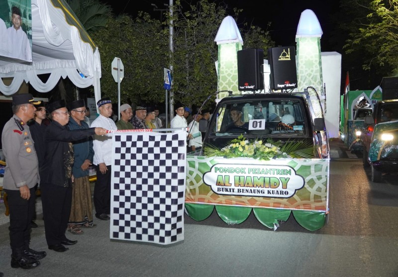 Pemkab Paser Bersama PHBI Gelar Pawai Takbir dan Lomba Mobil Hias