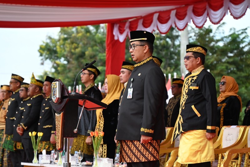 Bertindak Sebagai Inspektur Upacara Pj. Gubernur Ucapkan Selamat HUT KE- 64 Kabupaten Paser