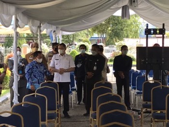 Pastikan Pelaksanaan Sesuai Prokes, Bupati Fahmi Tinjau Pelaksanaan SKD CPNS di Gedung Awa Mangkuruku