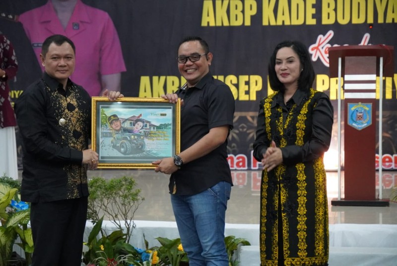 Bupati Berikan Ucapan Perpisahan dan Selamat Datang Pada Acara Kenal Pamit Kapolres Paser 