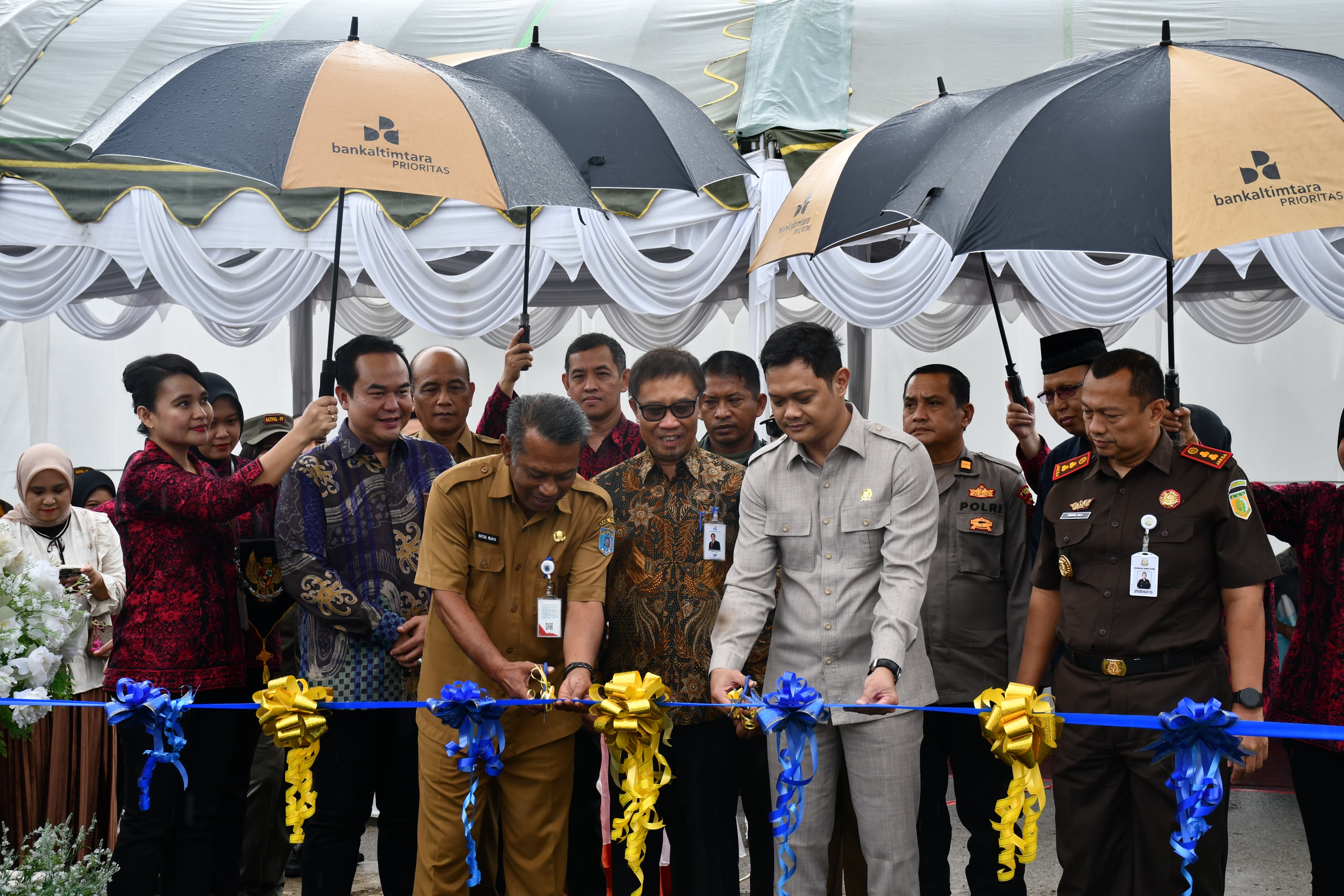Resmikan Drive Thru Bankaltimtara, Sekda: Semoga Dengan Adanya ATM  Drive Thru Mempermudah Masyarakat Paser Dalam Bertransaksi