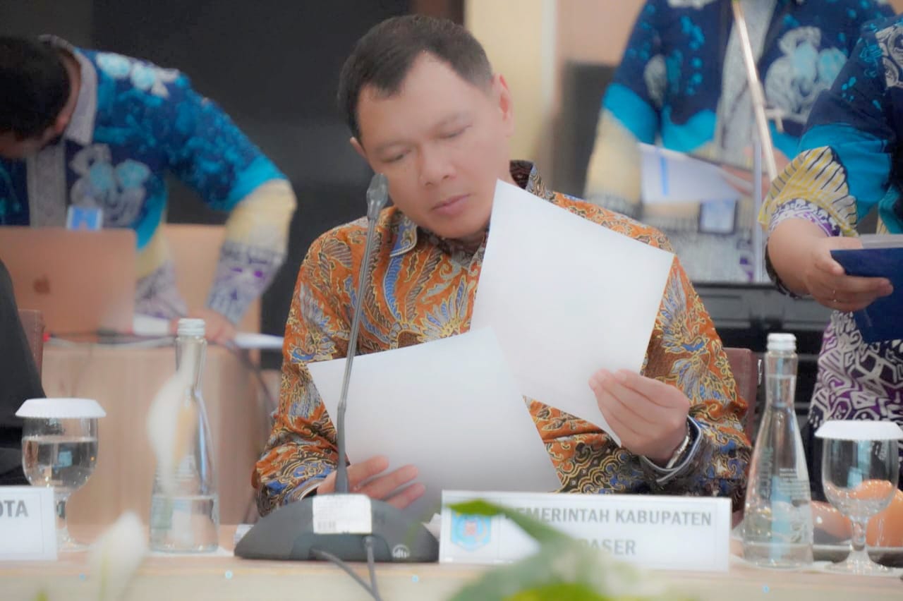 Bupati Ikuti RUPS Bankaltimtara