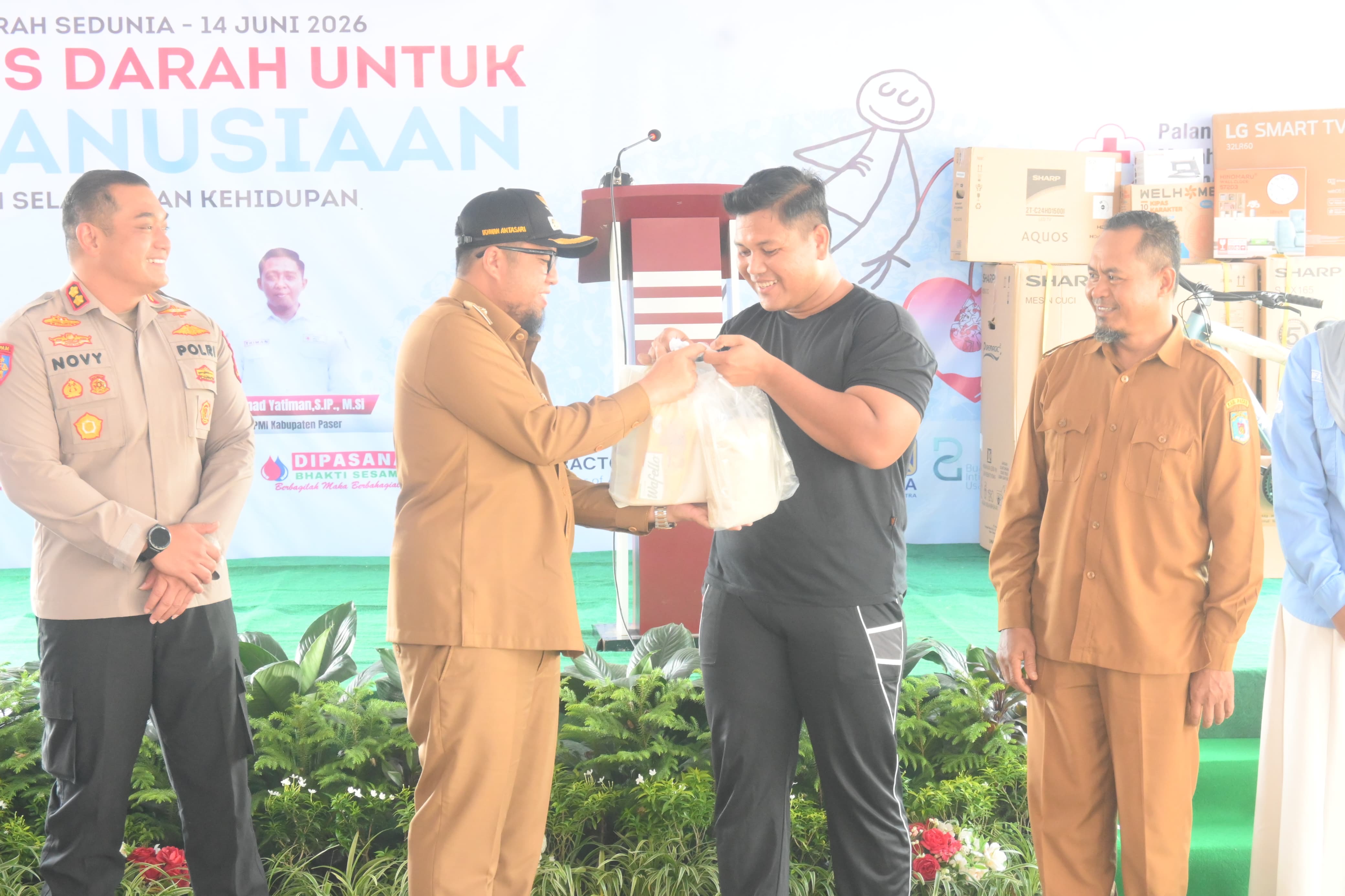 Wabup Buka Aksi Donor Darah Massal Peringati Hari Donor Darah se Dunia