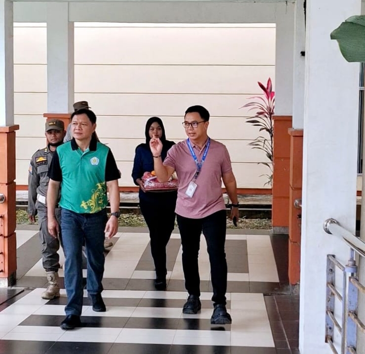 Usai Jenguk Pasien, Tinjau Kondisi Bangunan RSUD Panglima Sebaya