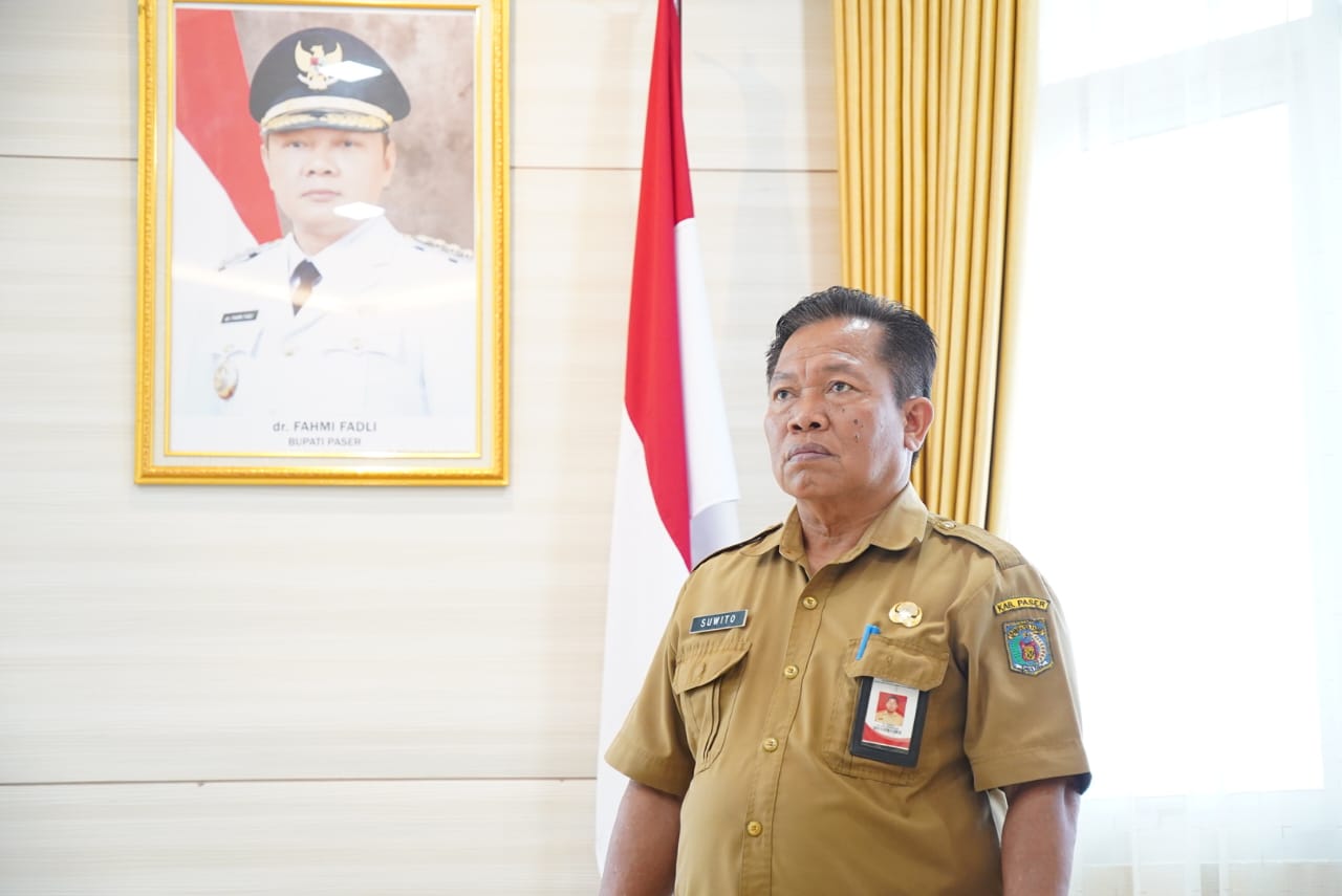 Plt. Asisten Administrasi Umum Hadiri Upacara Pelantikan Lulusan IPDN Angkatan XXXII Secara Virtual