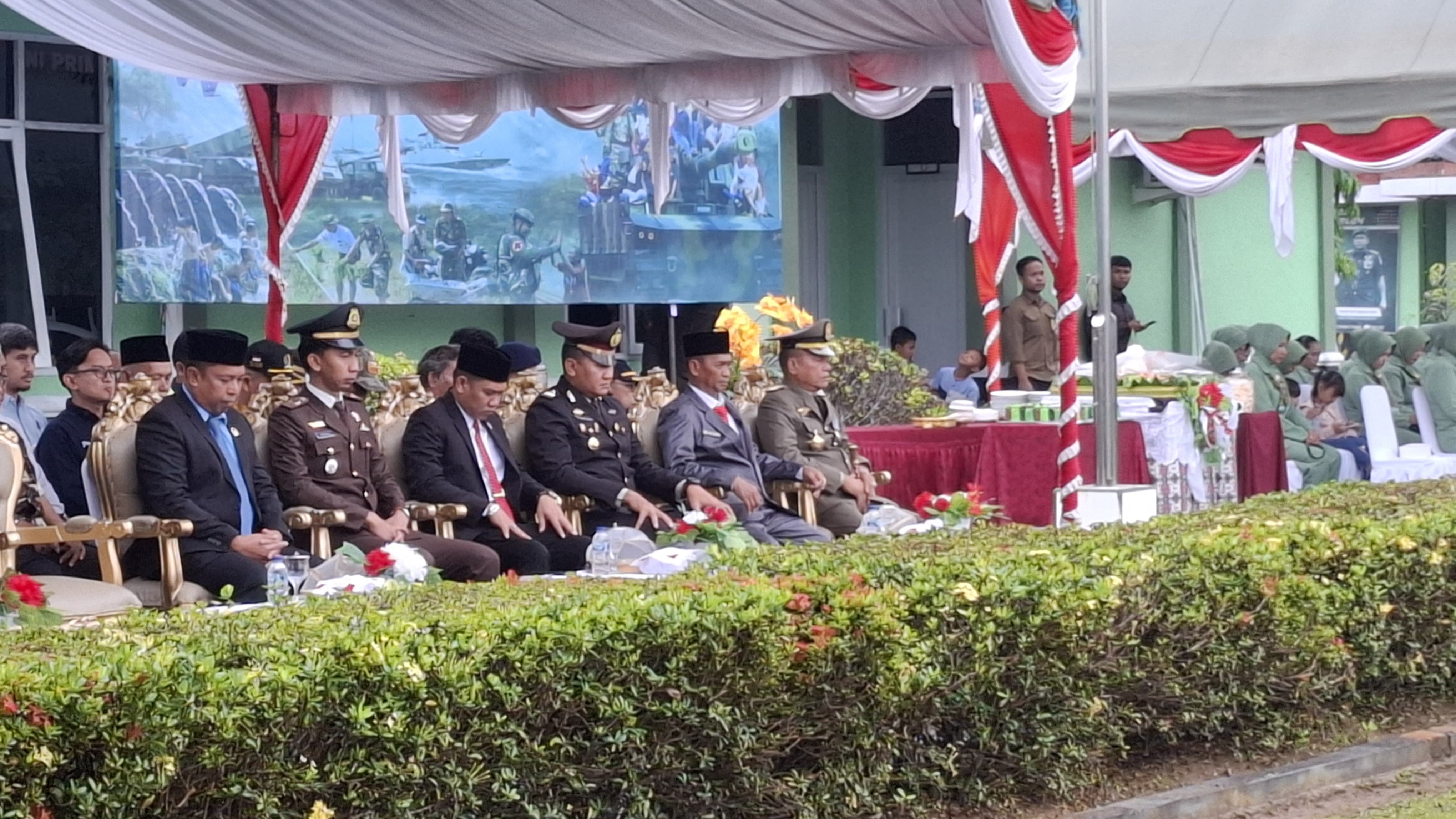 Hadiri Upacara Peringatan HUT Ke-80 TNI, Wujud Komitmen Pemkab Dalam Pererat Sinergitas 