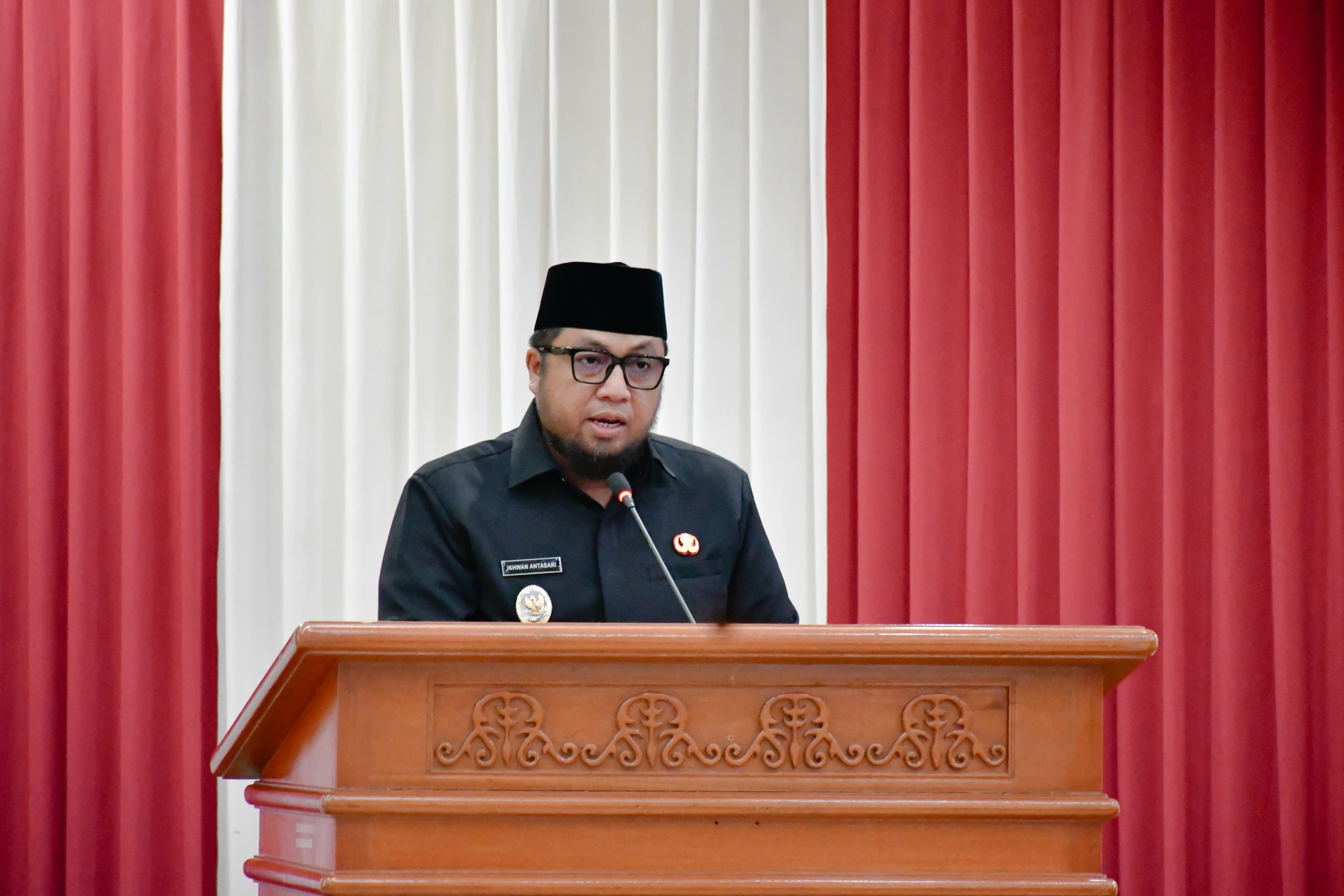 Wabup Tanggapi Pandangan Umum 4 Fraksi