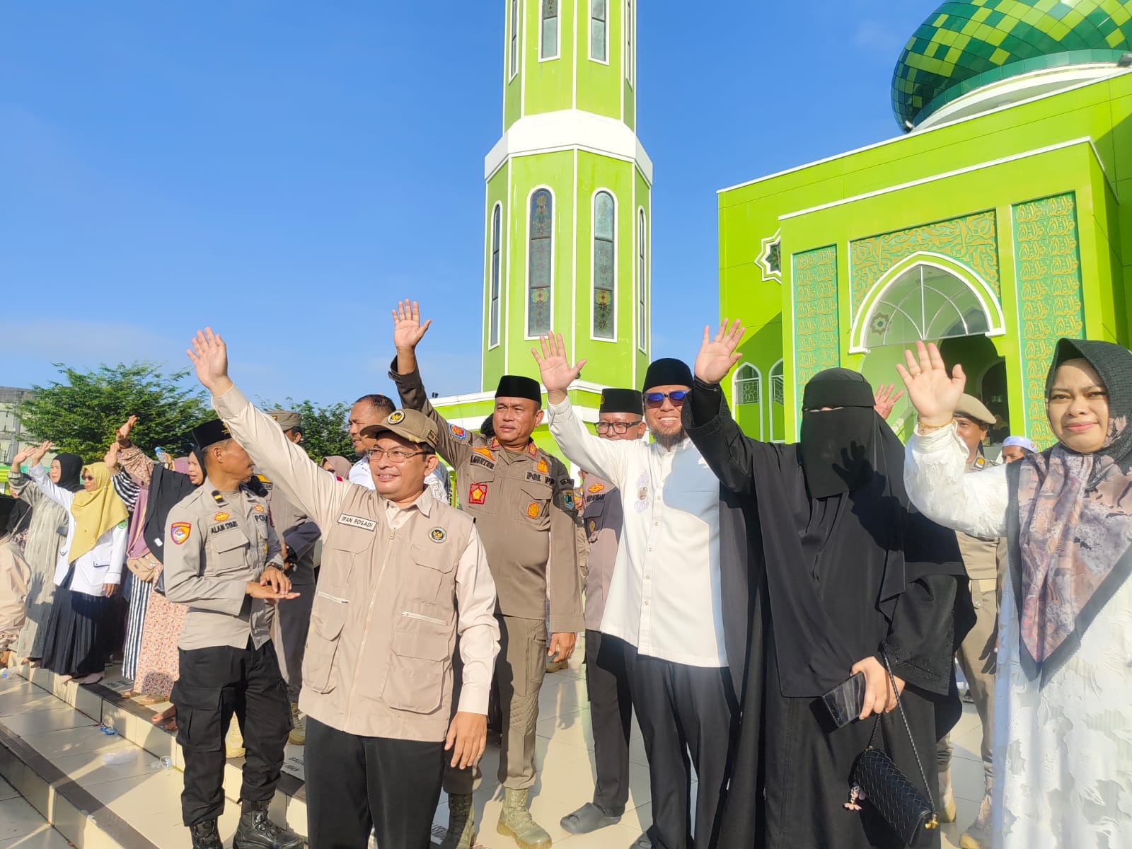 Wabup Lepas 353 Jemaah Calon Haji Paser
