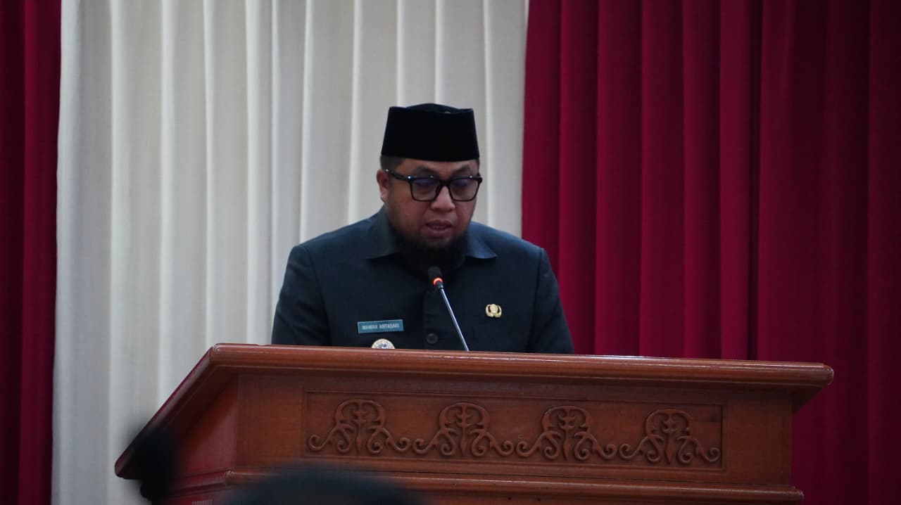 Pemkab Paser Tegaskan Komitmen Pengelolaan Fiskal Transparan dalam Paripurna Raperda Pajak dan Retribusi Daerah