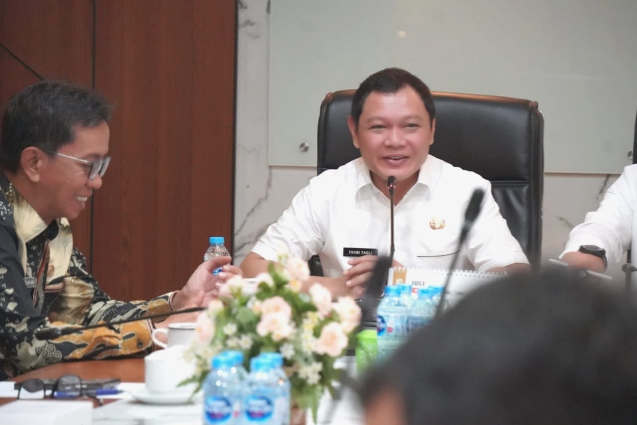 Adi Maulana: Transportasi Orang dan Barang 100 Persen melalui Jalan Darat