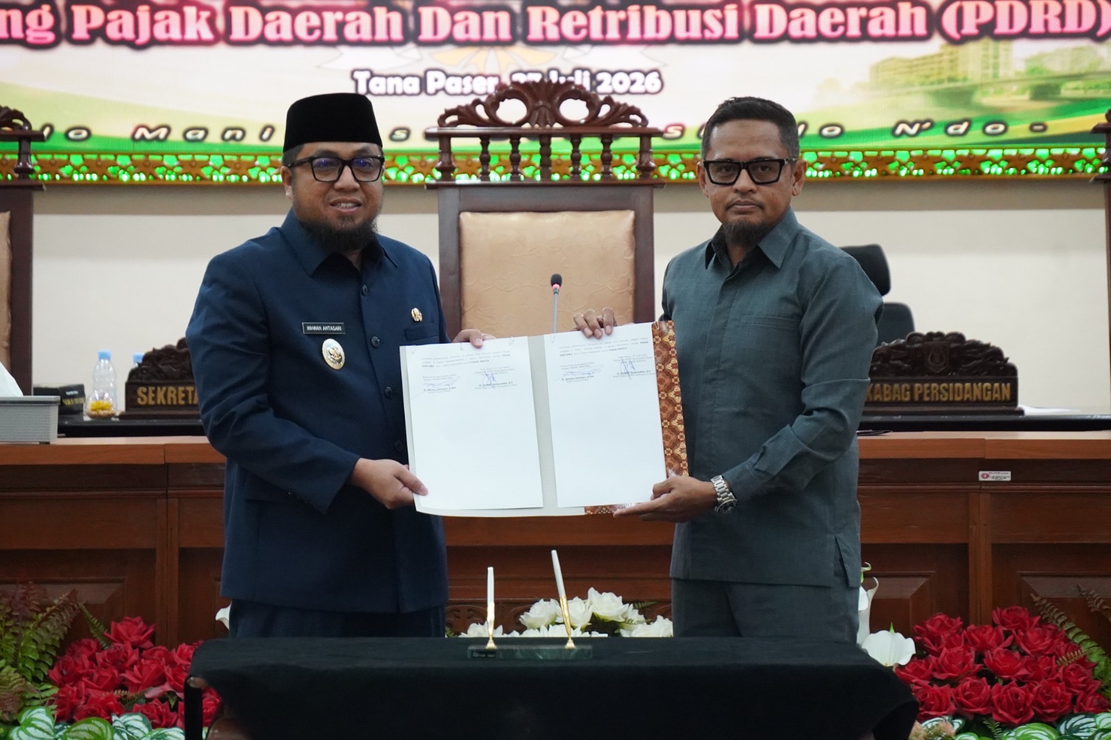 Pemkab Paser dan DPRD Setujui Perubahan Raperda Pajak Daerah dan Retribusi Daerah menjadi Perda
