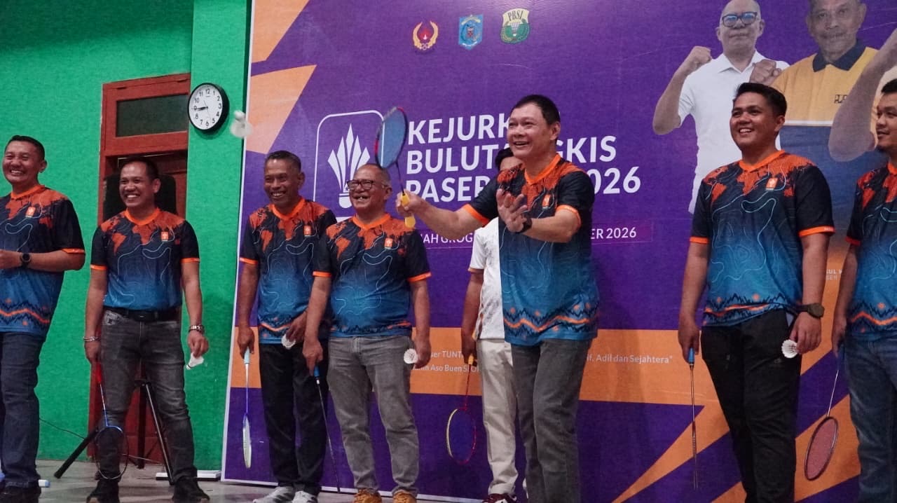 Bupati Fahmi Minta Atlet Bulu Tangkis Giat Berlatih