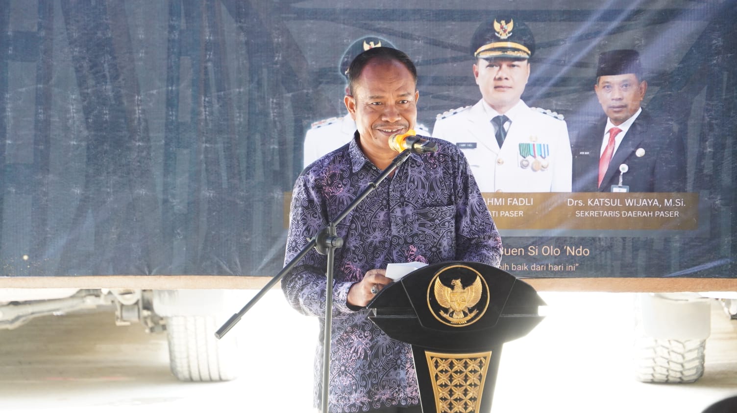 Listrik Masuk, Jembatan Jadi: Warga Rantau Buta 'Demam' Borong Kulkas