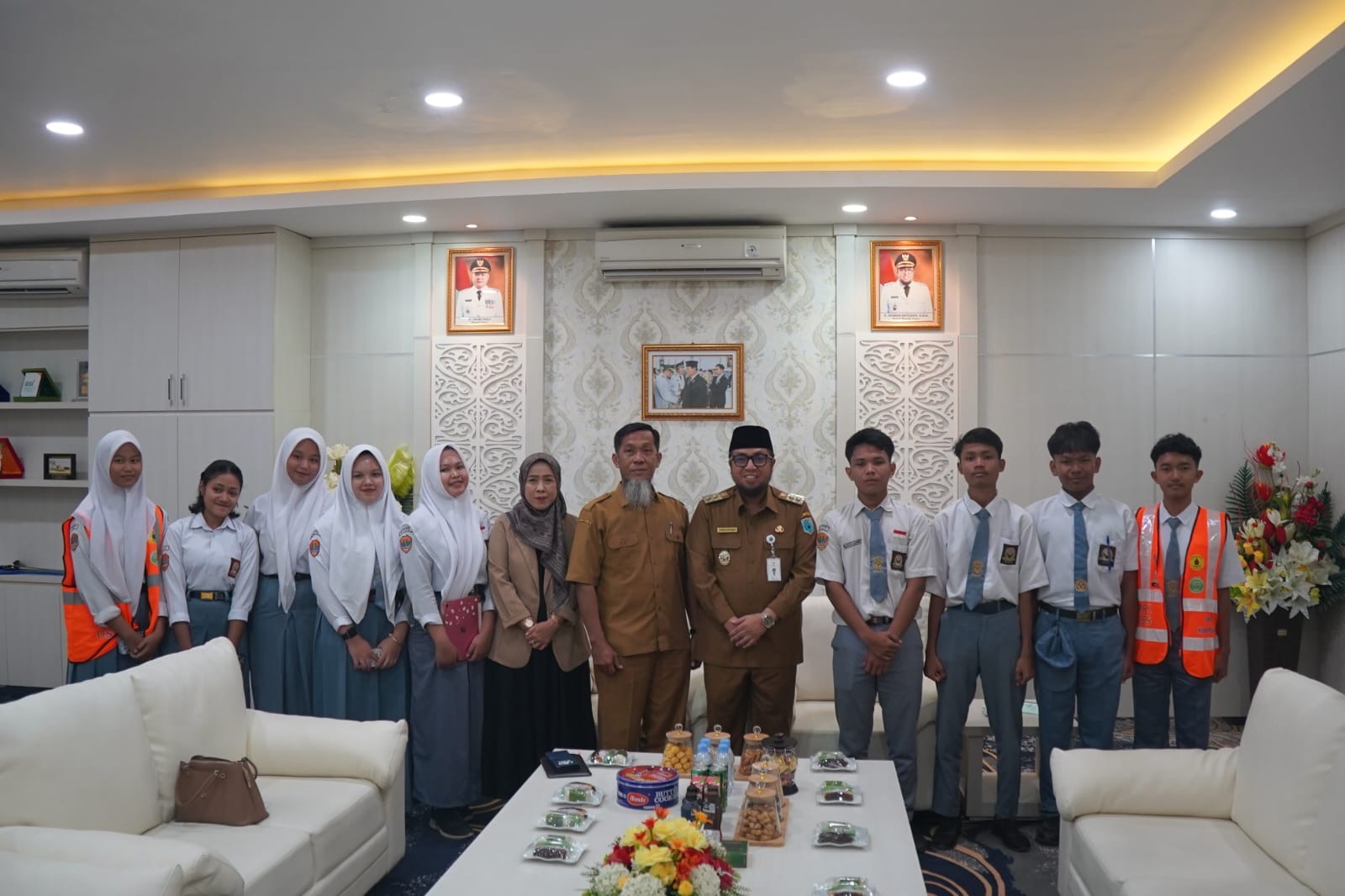 Wabup Terima Kunjungan Siswa SMAN 1 Kuaro