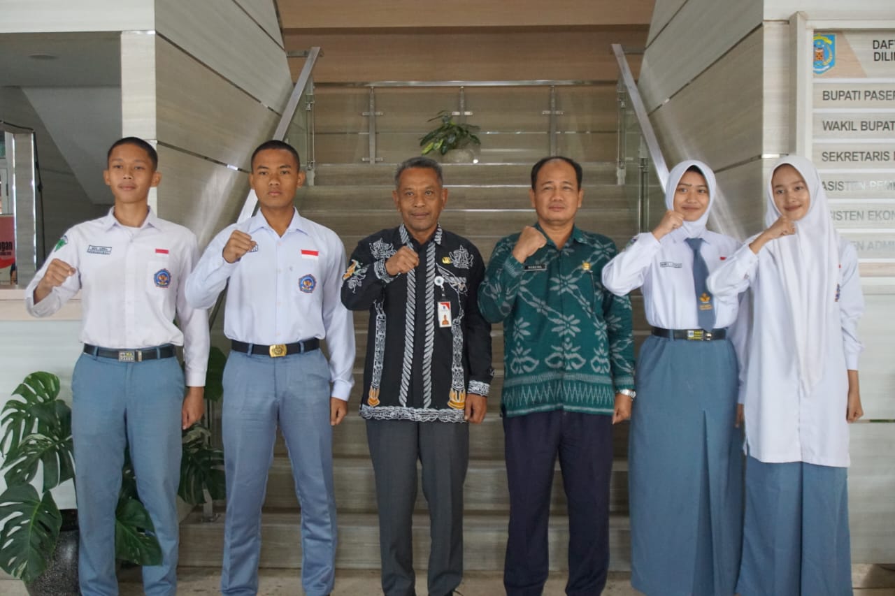 Sekda Lepas Calon Paskibraka Dari Paser Yang Terpilih Tingkat Provinsi