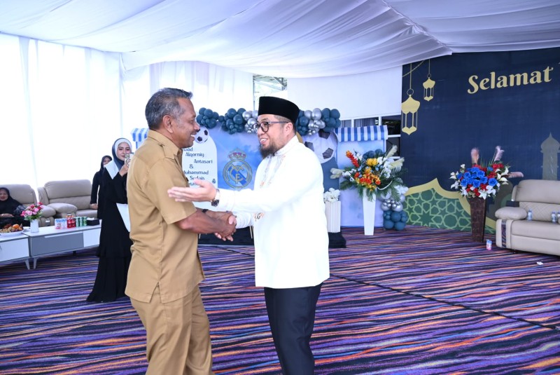 Ratusan Warga Ramai Datangi Rujab Pada Halal Bihalal Wabup