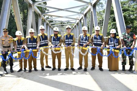 Jembatan Sei Katas  dan Jembatan Prayon Diresmikan, Bukti Keseriusan Pemkab Paser dalam Pembangunan Infrastruktur di Desa