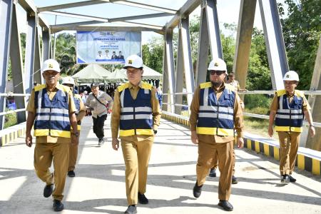 Bupati Berharap Para Kades Bisa Kembangkan Desa Semaksimal Mungkin