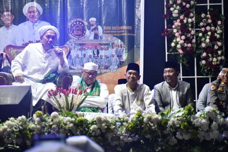 Suatang Bersholawat 3 Berikan Pencerahan Tuntutan Keteladanan Rasulullah SAW
