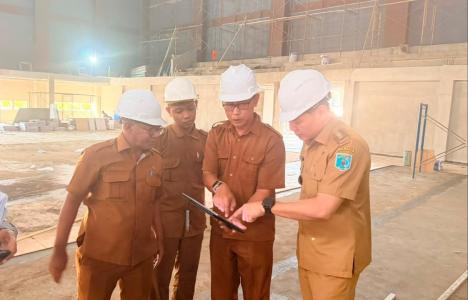 Mantapkan Persiapan Porprov ke 8 , Bupati Tinjau GOR Bulutangkis 