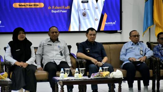 Pantau Perkembangan Taruna Asal Paser, Bupati Lakukan Monev Ke Poltek  Kelautan dan Perikanan Sidoarjo