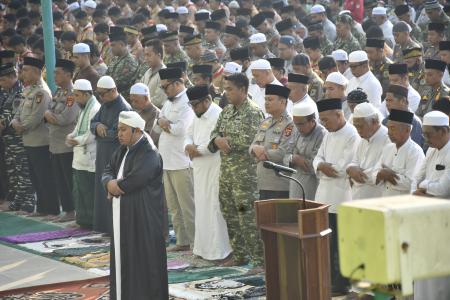 Ikhtiar Minta Hujan Dalam Hadapi Fenomena El Nino, Kodim Bersama Pemerintah Daerah dan Masyarakat Lakukan Salat Istisqa