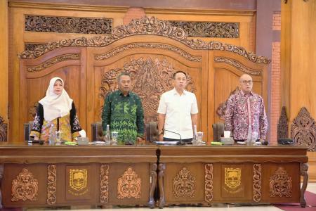 Pemkab Paser  Studi Tiru MCSP KPK dan TPTGR ke Pemkot Mojokerto
