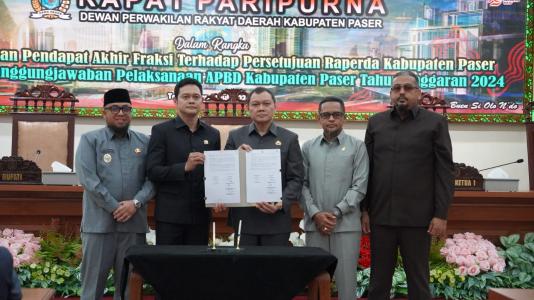 Bupati Tandatangani Raperda Pertanggungjawaban APBD Tahun 2024