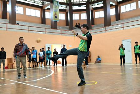 Tendangan Pertama Bupati Resmi Buka Turnamen Sepak Takraw 2025